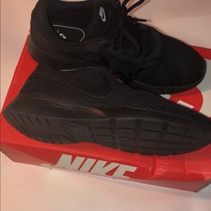 Nike Women’s Tanjun Sneaker